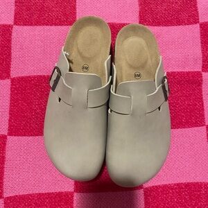 Cushionaire Platform Clogs